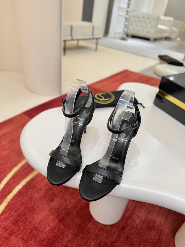 Strappy Sandals W. Showcasing feminine charm in Loubigirl, this collection rein