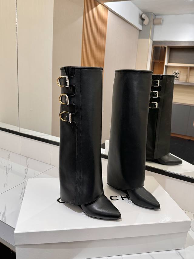 Authentic, Custom-Made Givenchy 2025 New High-Heeled Boots, Top-Quality Version