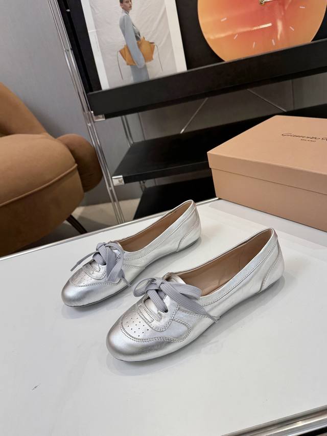 price: Brand: Gianvito Rossi 26S Spring/Summer New Gianvito Rossi Ballet Shoes T