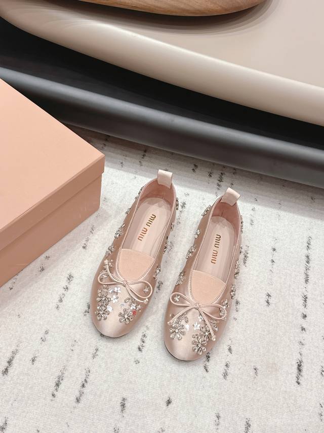 Factory Direct: Exclusive Top-Tier Version Miumiu 2026 VS Early Spring Latest R