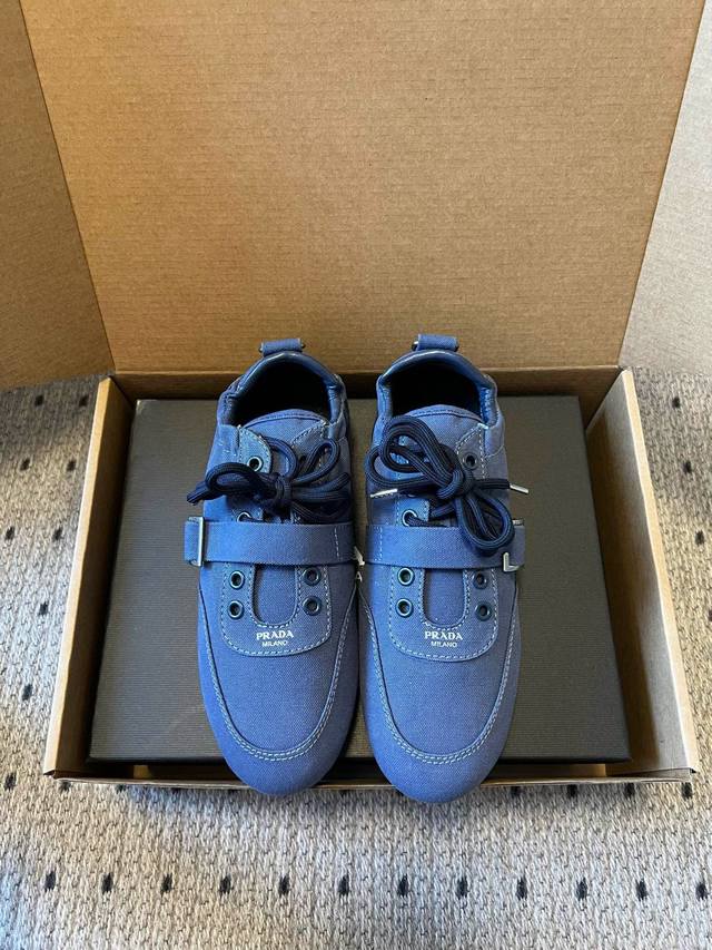 Prada Classic Retro German Training Shoes Casual Shoes These shoes feature a lo