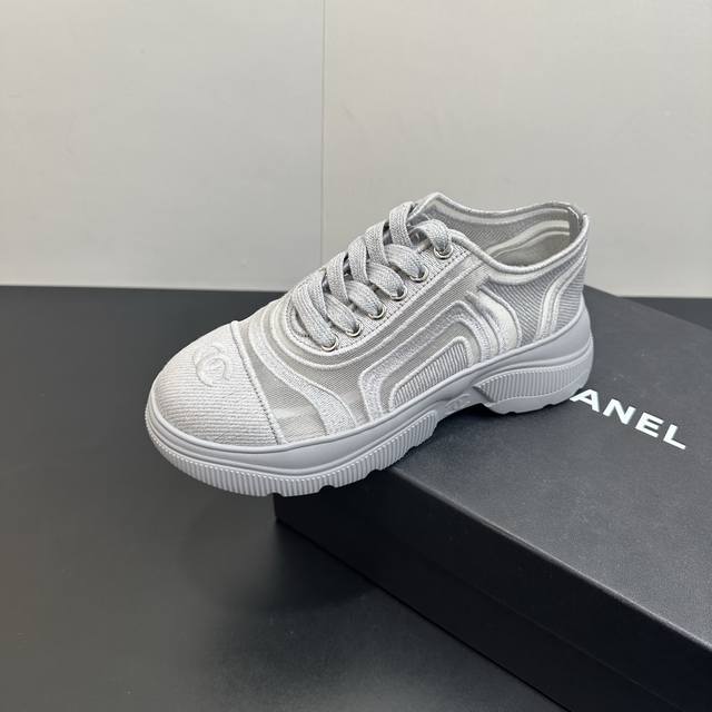 Chanel 26Ss Spring/Summer New Arrival Top-Tier Casual Sneakers. This classic des