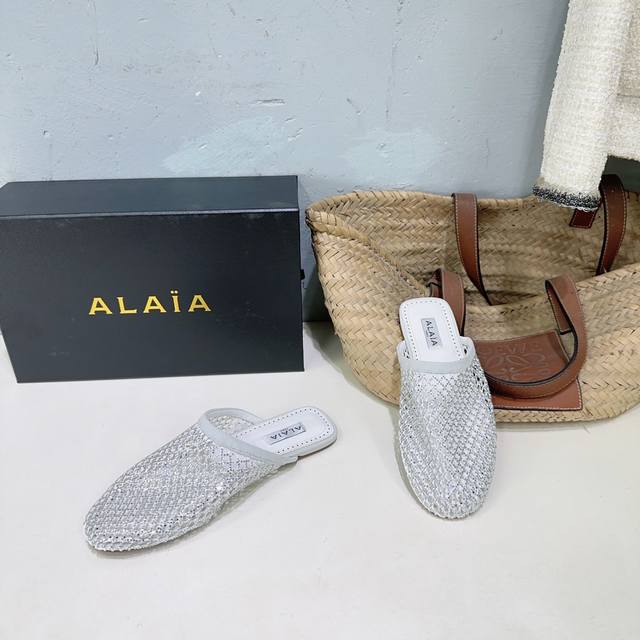 High-quality factory! Original buckle leather box +50! Niche trendy brand Alaia