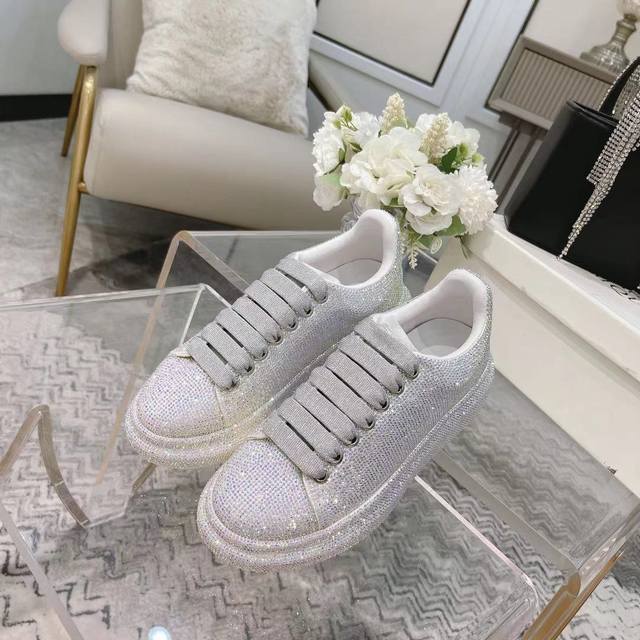 2025Ss McQueen Crystal Rhinestone Gradient Casual Shoes, 1:1 replica of the orig