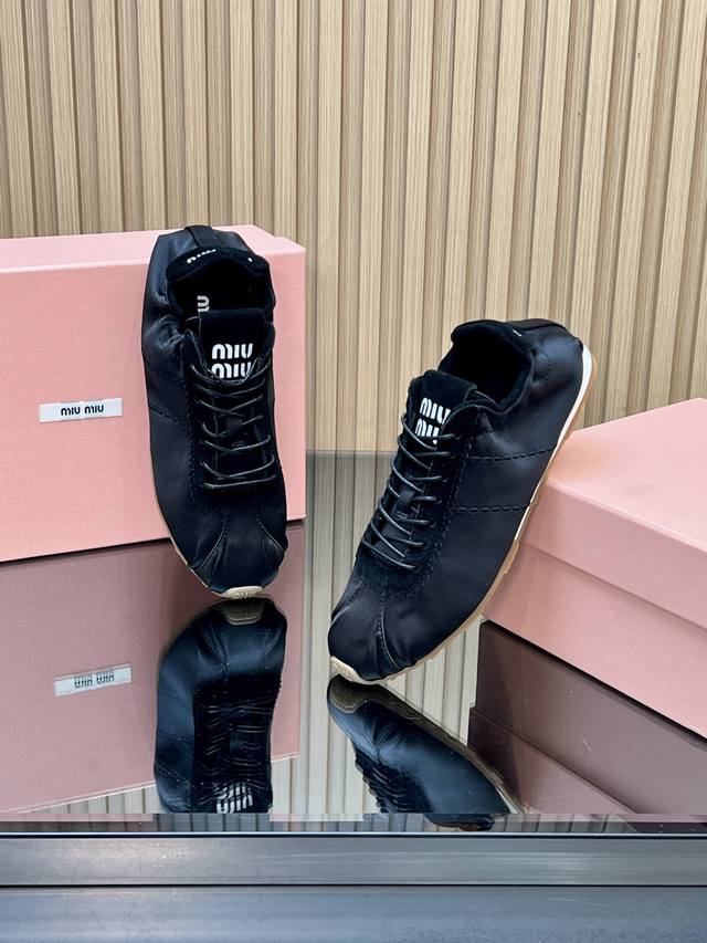 Top-tier version Miu Miu new runway slip-on shoes, German training shoes, ballet Top-tier version Miu Miu new runway slip-on shoes, German training shoes, ballet