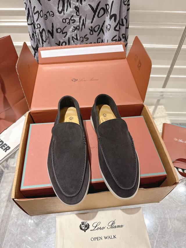 High-quality factory-made Loro Piana Summer Charms Walk Moccasin Loafers. Comfo