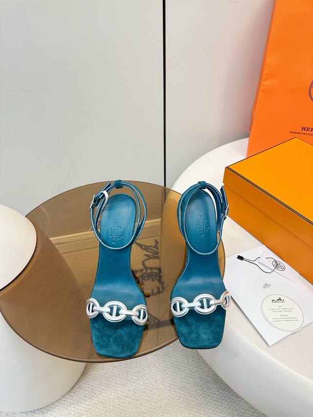 Top-tier version with airplane box Hermes