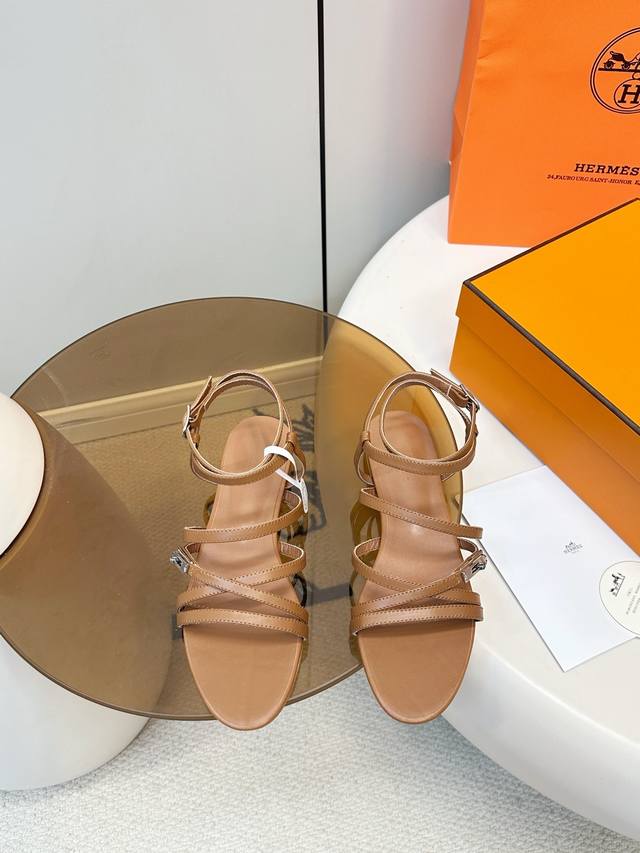 Top-tier version with airplane box. Hermes Kelly buckle fairy flat sandals. Her