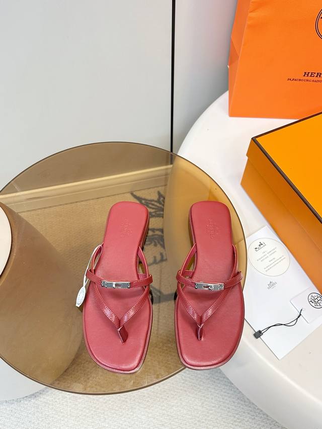 Hermes 26 New Kelly Buckle Flip-Flops Hermes Kelly Buckle Flip-Flops, classic de