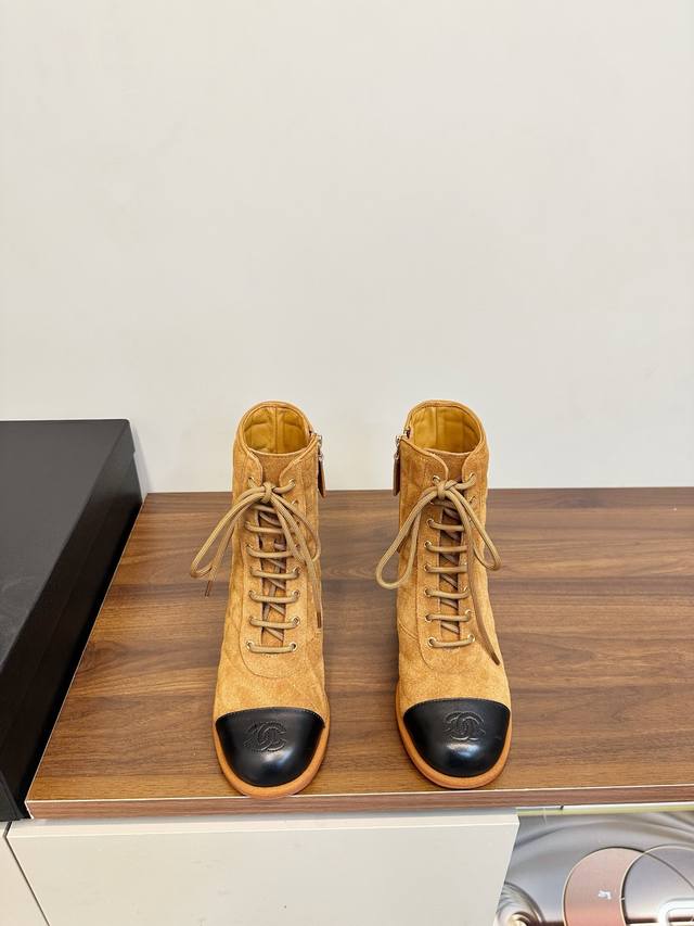 Chanel 26C Quilted Suede Color-Blocked Ankle Boots Chanel 26C series ankle boots