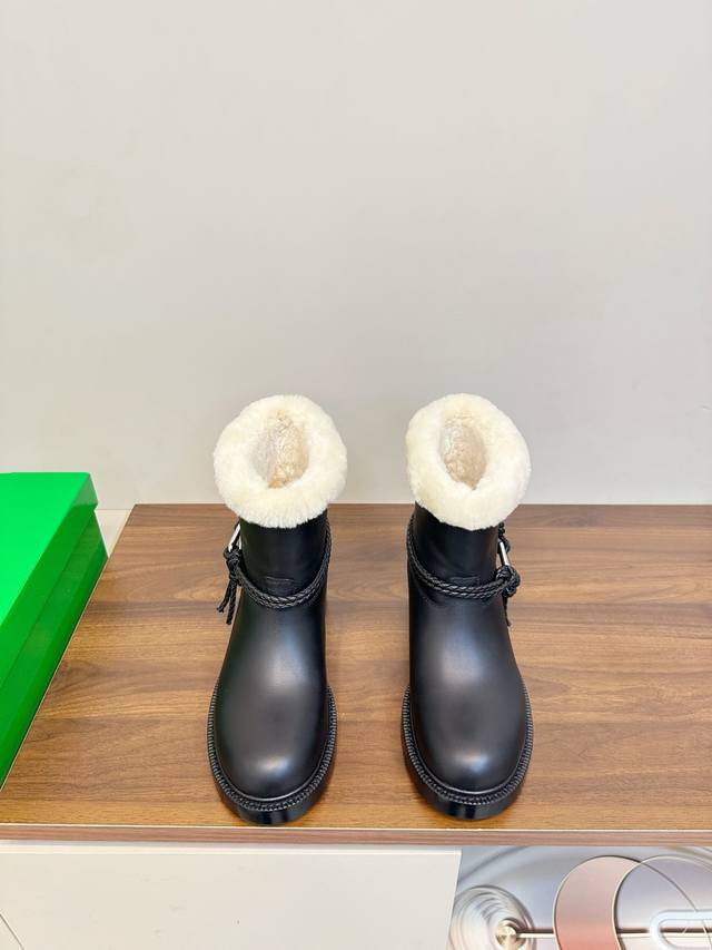 Bottega Veneta James Shearling Ankle Boots These Bv James ankle boots are made