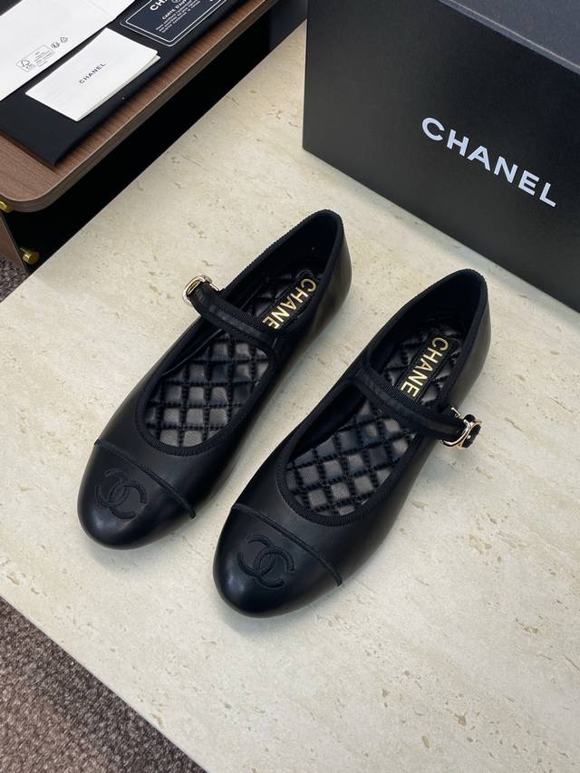 Factory price Chanel 2025 Fall/Winter runway new flat loafers women's shoes, Cha