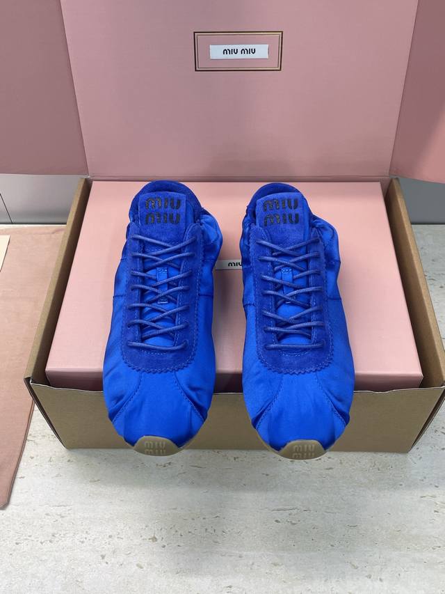 Factory direct price, comes with a full set of airplane box. Miu Miu 2026 Early