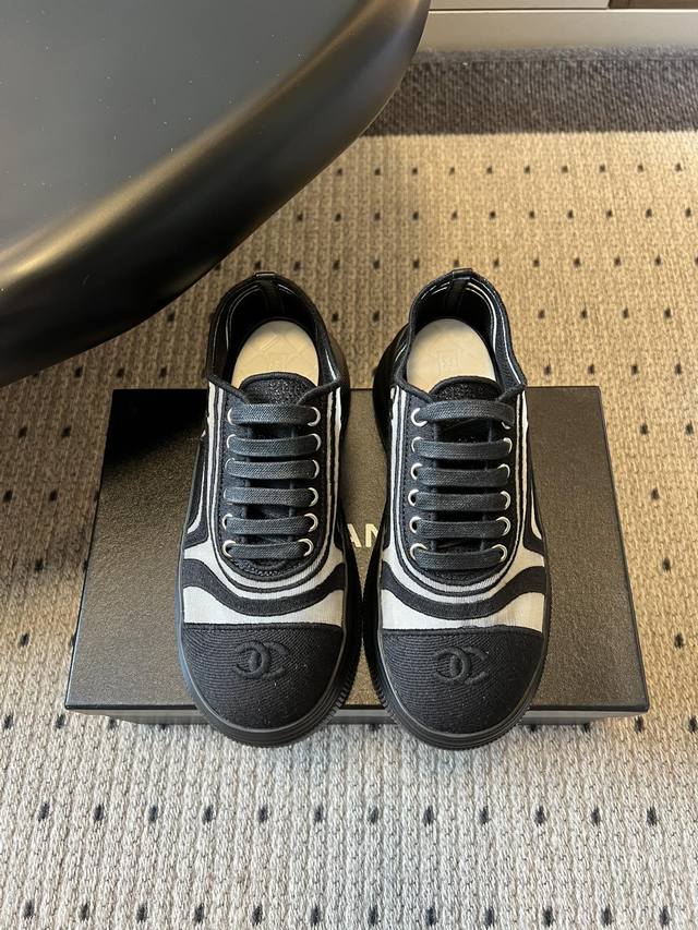 Chane* Thick-soled Breathable Color-blocked Canvas Sneakers Featuring Chanel's c
