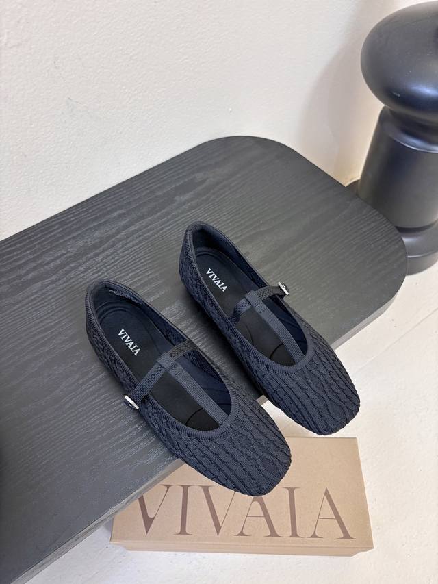 Vivai*25Ss Knitted Mary Jane Flat Shoes Made with knitted fabric, the upper has Vivai*25Ss Knitted Mary Jane Flat Shoes Made with knitted fabric, the upper has