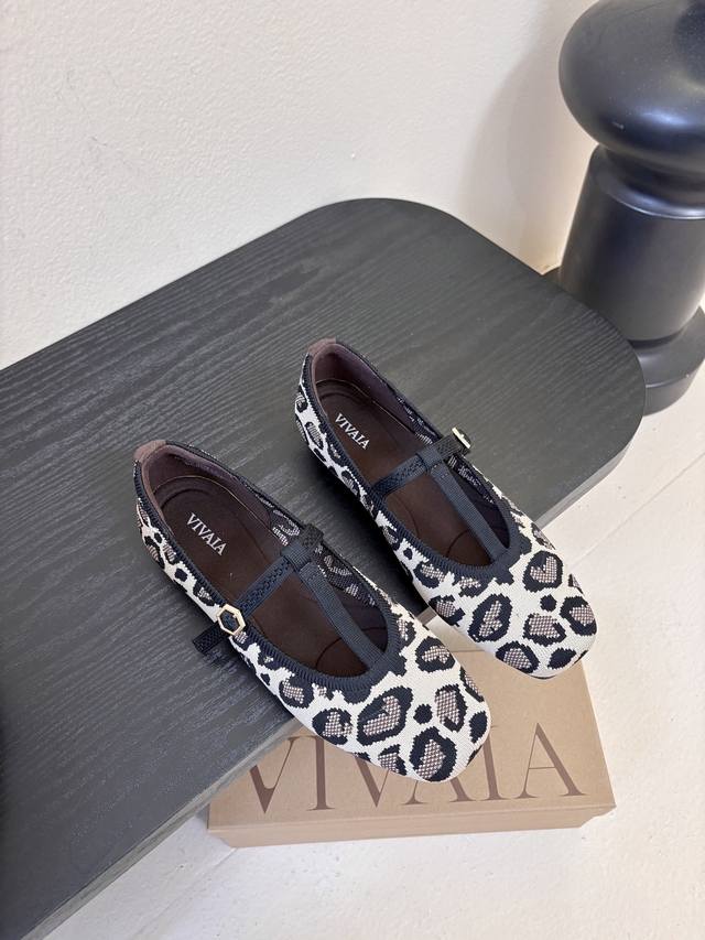 Vivai*25Ss Knitted Mary Jane Flats Made with knitted fabric, the upper has a cab Vivai*25Ss Knitted Mary Jane Flats Made with knitted fabric, the upper has a cab