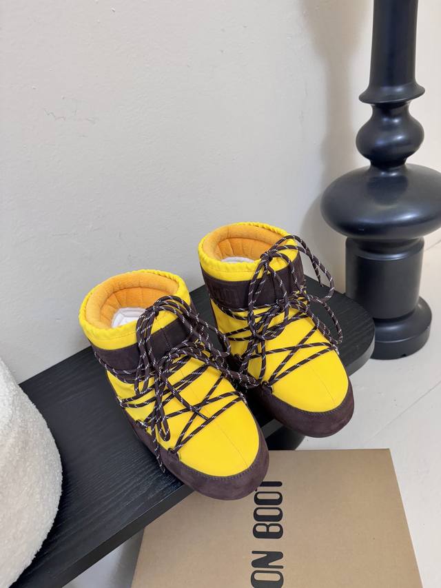 Is the Moonboot snow boot really that popular? Last year, I saw so many hot girl