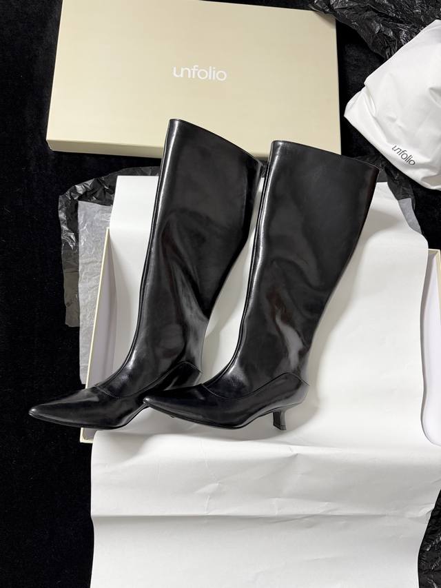 Unfolio Autumn/Winter New Arrival These Unfolio long boots are the "atmosphere k