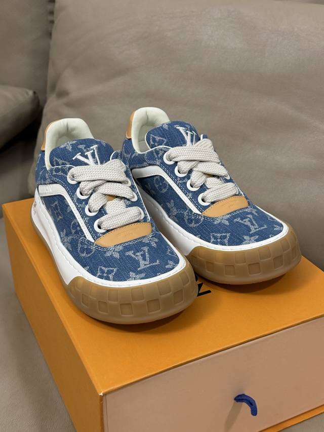 Lv Tilted Suede Sneakers, Couple Style. It seems to be the same style worn by Go