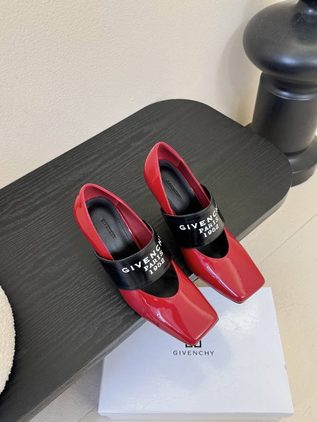 Givenchy F030 26Ss Early Spring Runway New Style Zhang Ruonan's Sliced Square E