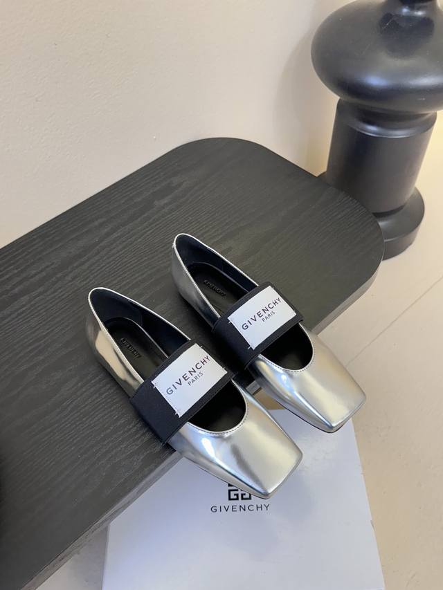 Givenchy F030 26Ss Early Spring Runway New Style Zhang Ruonan's Sliced Square E