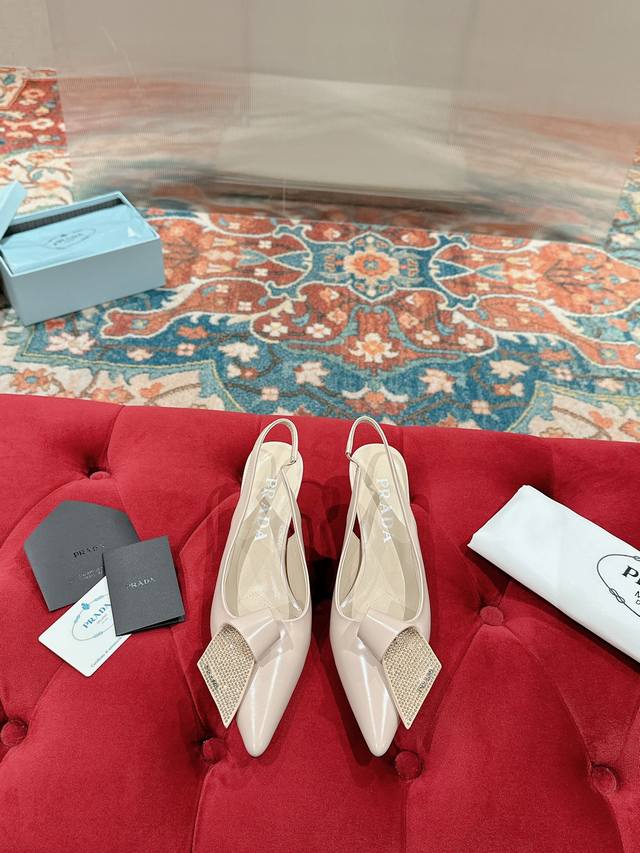 Prada's latest spring collection is here! These sandals, worn by top celebritie