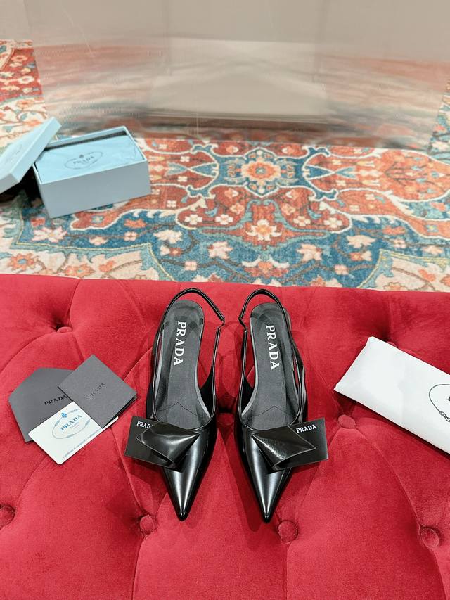 Prada's latest spring collection is here! These sandals, worn by top celebritie