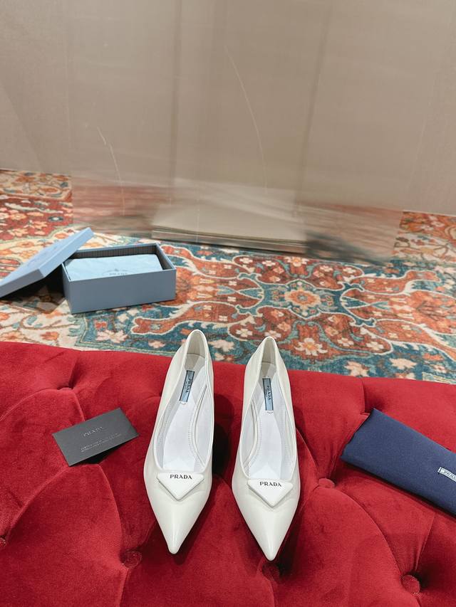 Prada Top-tier version. A Prada shoe suitable for important occasions, with a f