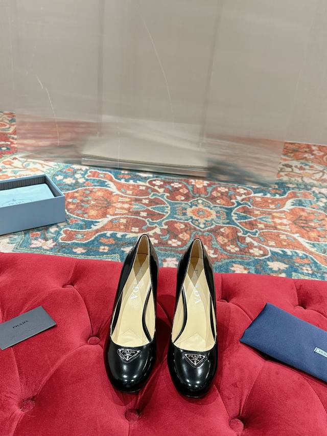 Prada Retro Cute Princess Candy Style Flats, a must-have for girls. A must-have