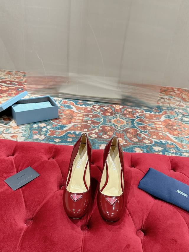 Prada Retro Cute Princess Candy Style Flats, a must-have for girls. A must-have