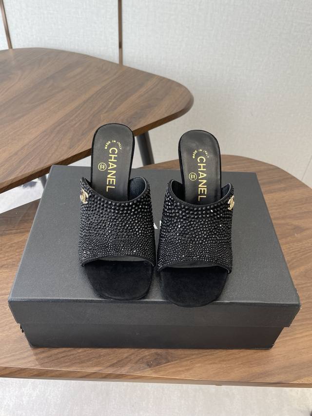 Chanel 2026 Early Spring Resort Collection Hot Item: Chanel Double C Buckle Peep