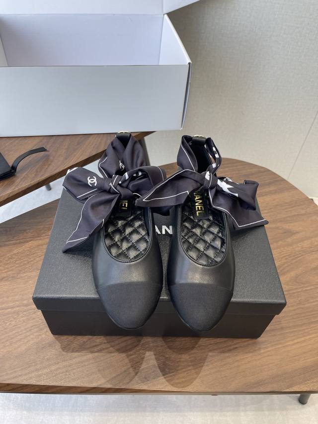 Chanel 25Ss Spring/Summer Runway Mary Jane Bow Flats I fell in love at first sig