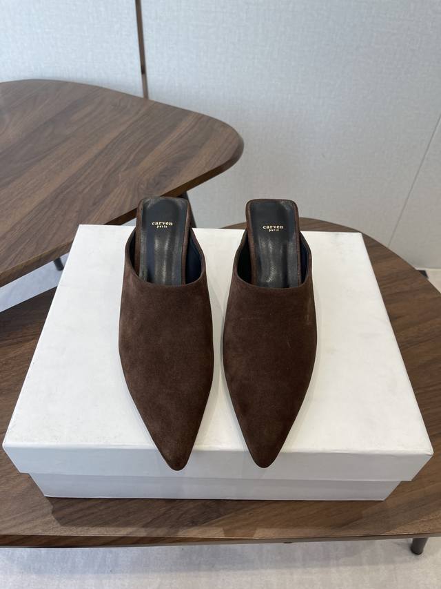 Carven 26Ss New Mule Slippers Unique design with simple lines outlining a clean