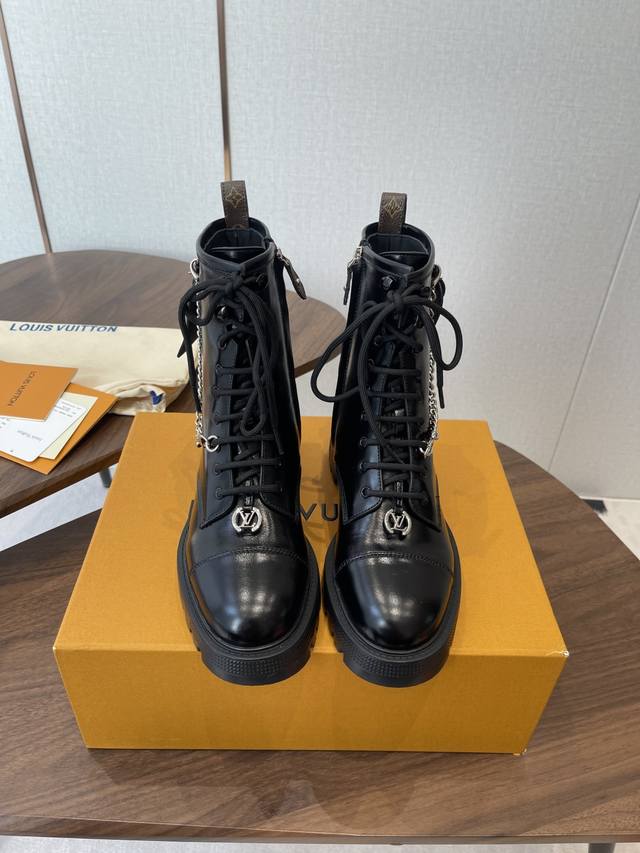 Dongguan-made Louis Vuitton 2025 Autumn/Winter High-End Custom-Made Boots, Featu