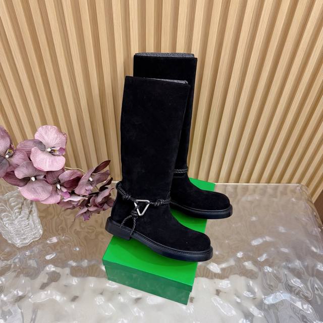 Retailer-grade Bottega Veneta slip-on trendy riding boots, high-top boots! Girls