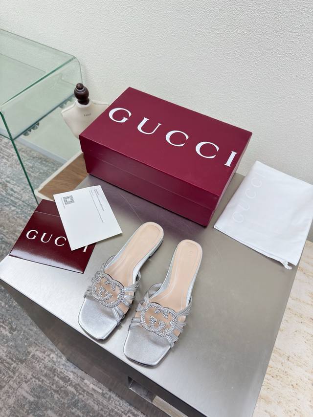 Double G Diamond Buckle Flat Classic Strappy Slippers Gucci Double G Logo Class