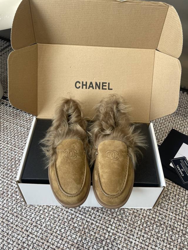 Chanel 25Ss Winter New Style Furry Slip-on Loafers Super trendy loafers with a c