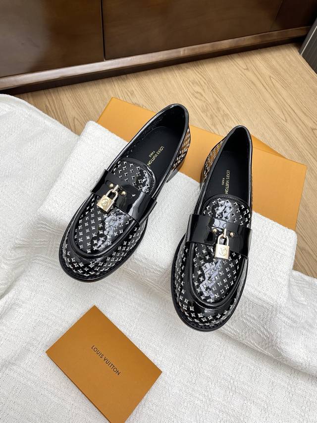 Women's Lv Louis Vuitton L-Brand Latest Perforated, Carved, And Lock-Head Loafer